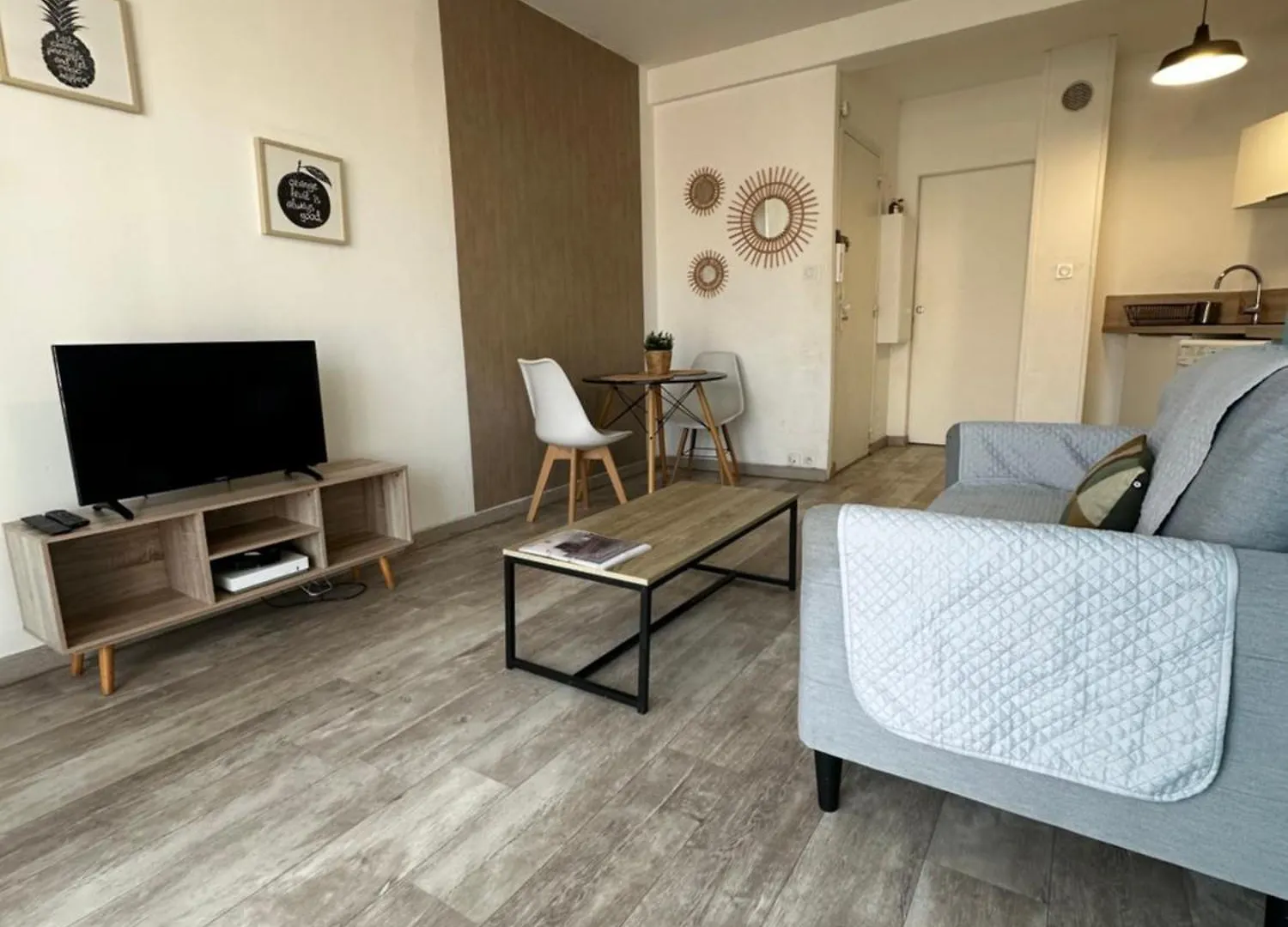 Appartement T2 St Jean 5' port/gare balcon Clim wifi à Toulon 0*,